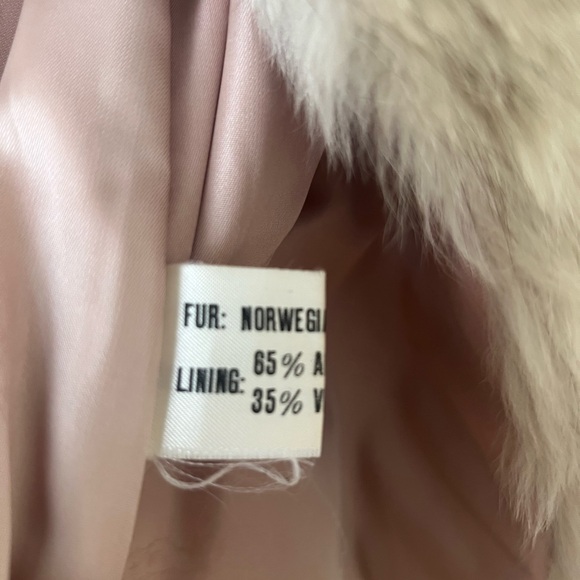 Saga Fox Genuine Norwegian Blue Fox Fur Coat – Luxury Natural Fur—size M - Picture 15 of 16